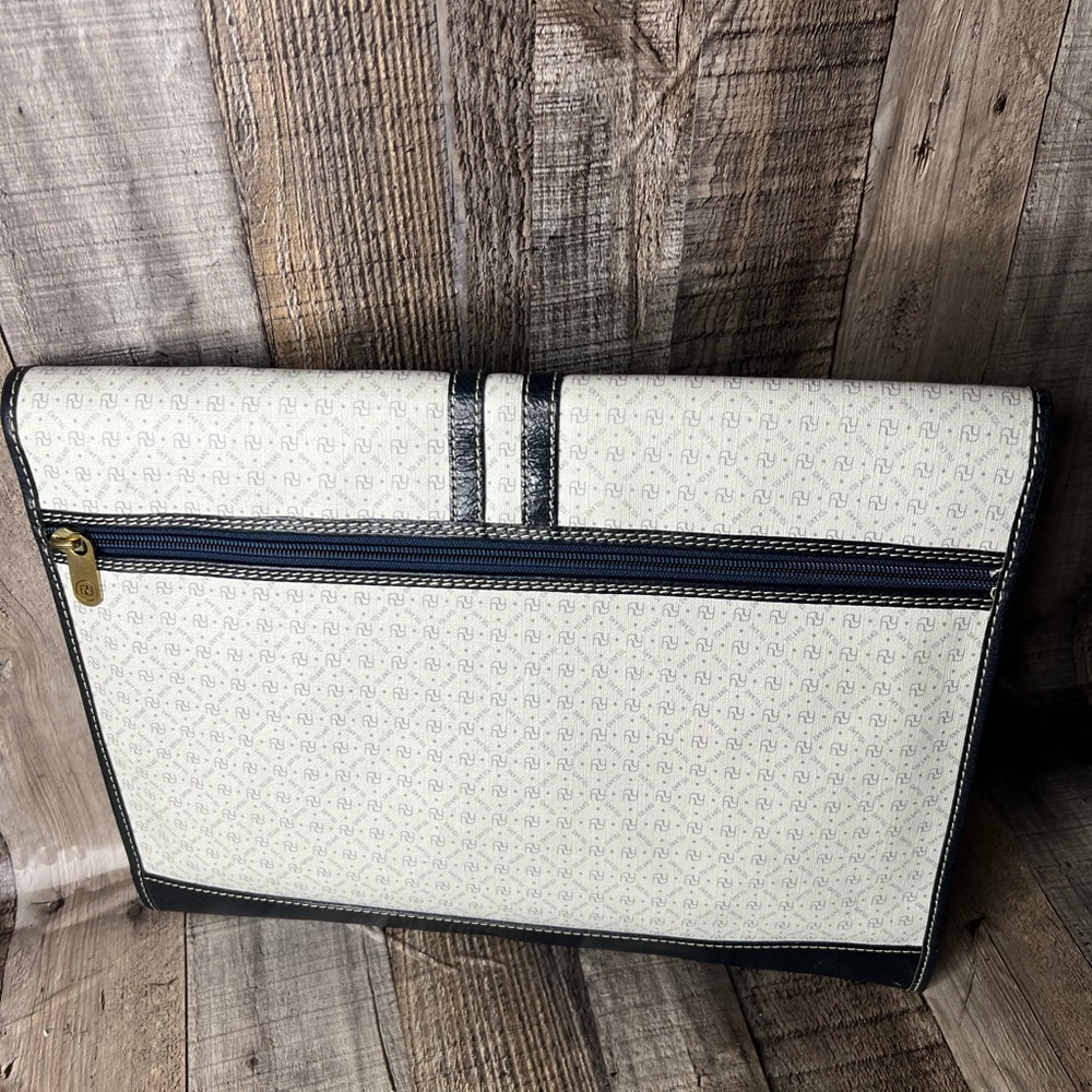 YOLAND VINTAGE MONOGRAM LEATHER CLUTCH - Picture 6 of 14